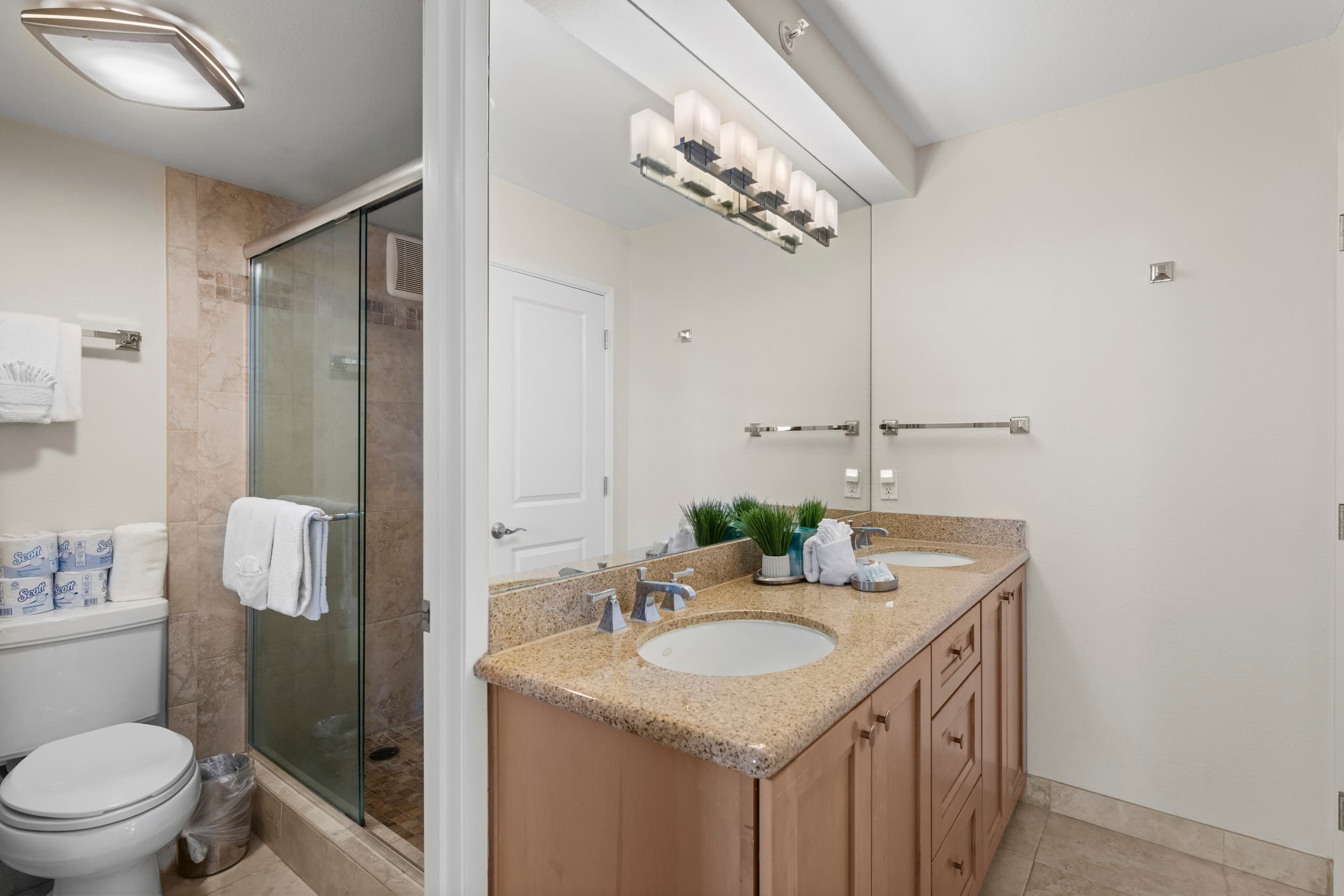 Condo in Lahaina · ★4.89 · 2 bedrooms · 3 beds · 2.5 baths - Image 13