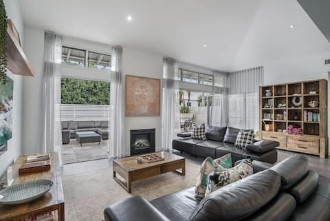 Byron Marvel Penthouse - Walk to beach - Sleeps 10