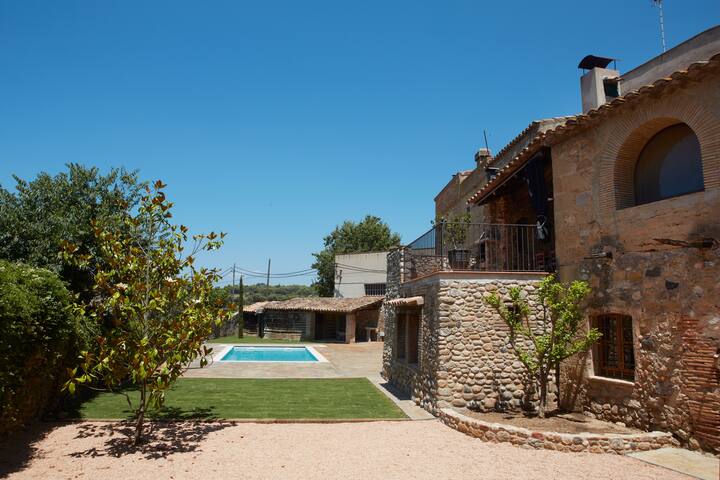 La Requisa. Casa para 15 en un pequeño pueblo. gallery image 3