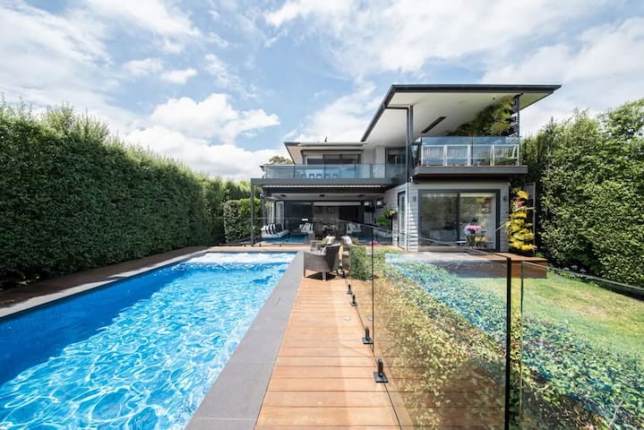 Byron by the Beach | Luxury Heated Pool and Views