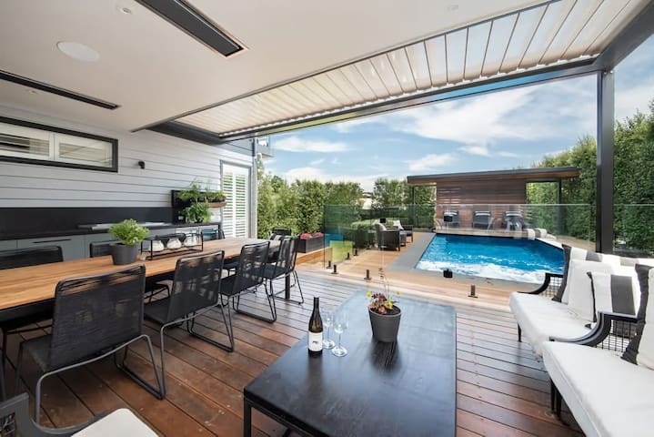 Holiday Shacks | Luxury Short Stays managed Airbnb listing 3