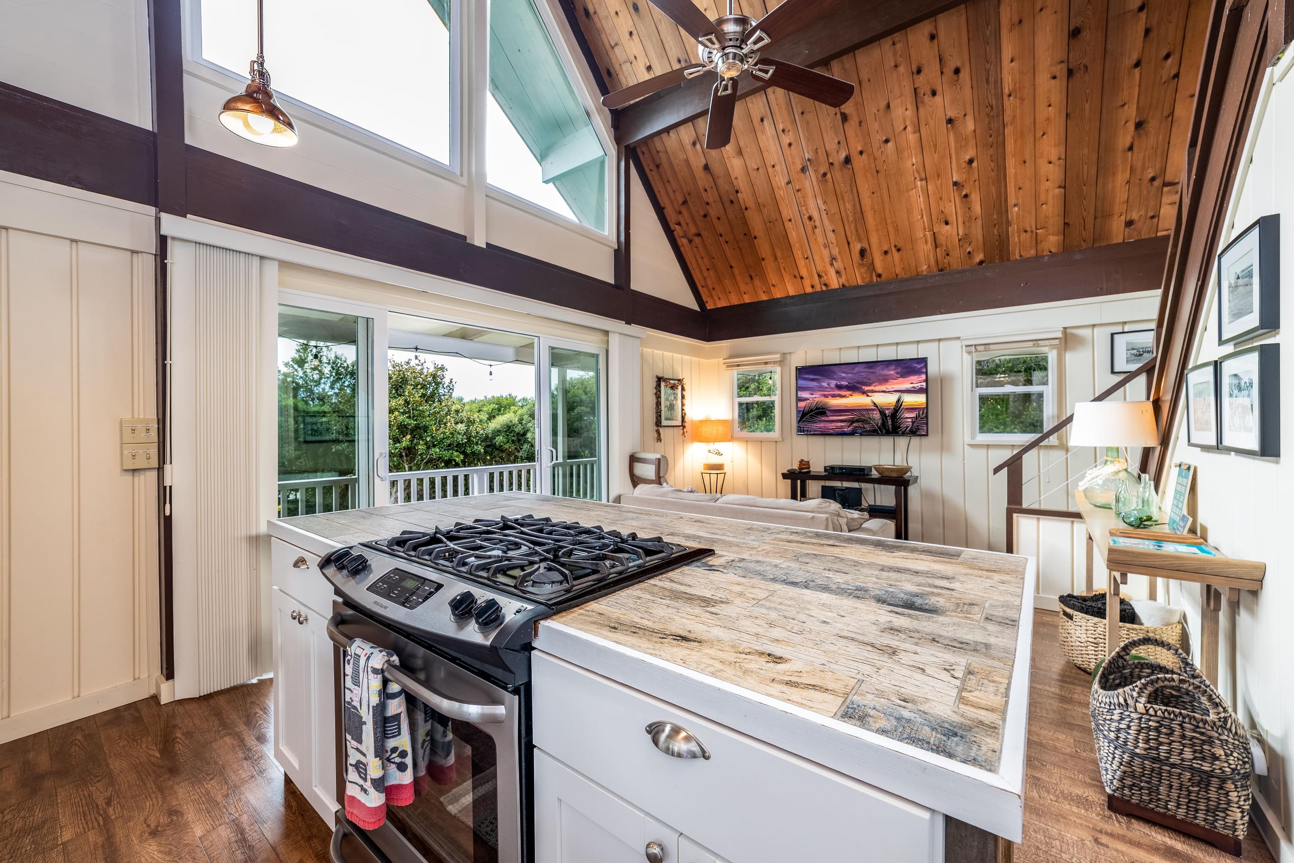 Home in Waimea · ★4.92 · 2 bedrooms · 3 beds · 2 private baths - Image 10