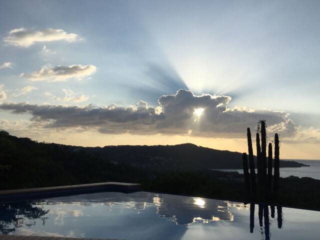 Villa Quetzal • Vista Pool Villa 4BR •Pet Friendly
