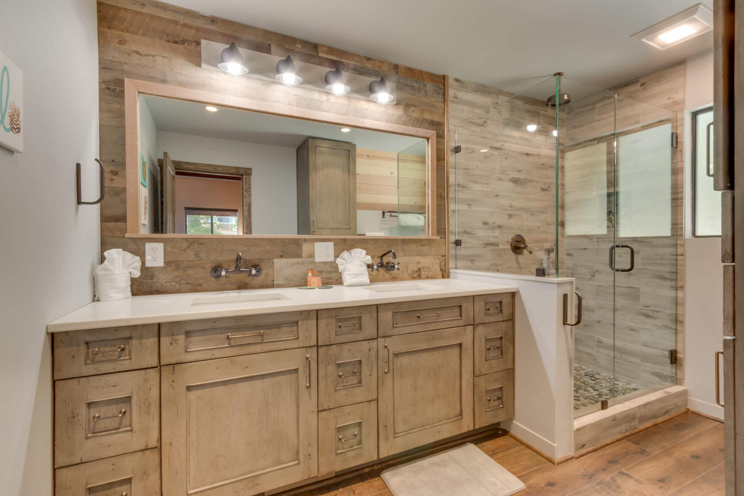 Luxury Lakeview Home with Hot Tub Near Ski & Beach - Photo 14