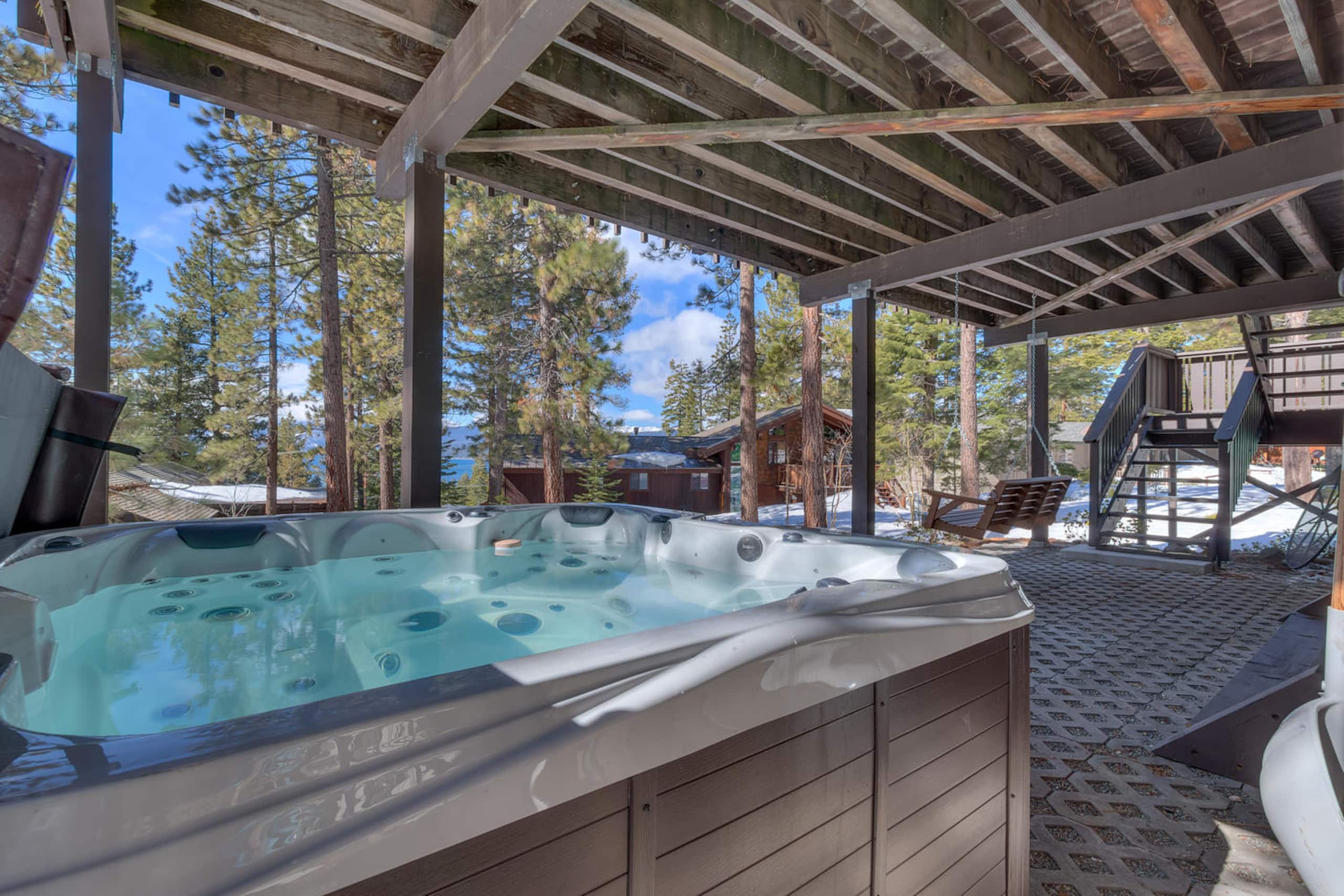 Luxury Lakeview Home with Hot Tub Near Ski & Beach - Photo 4