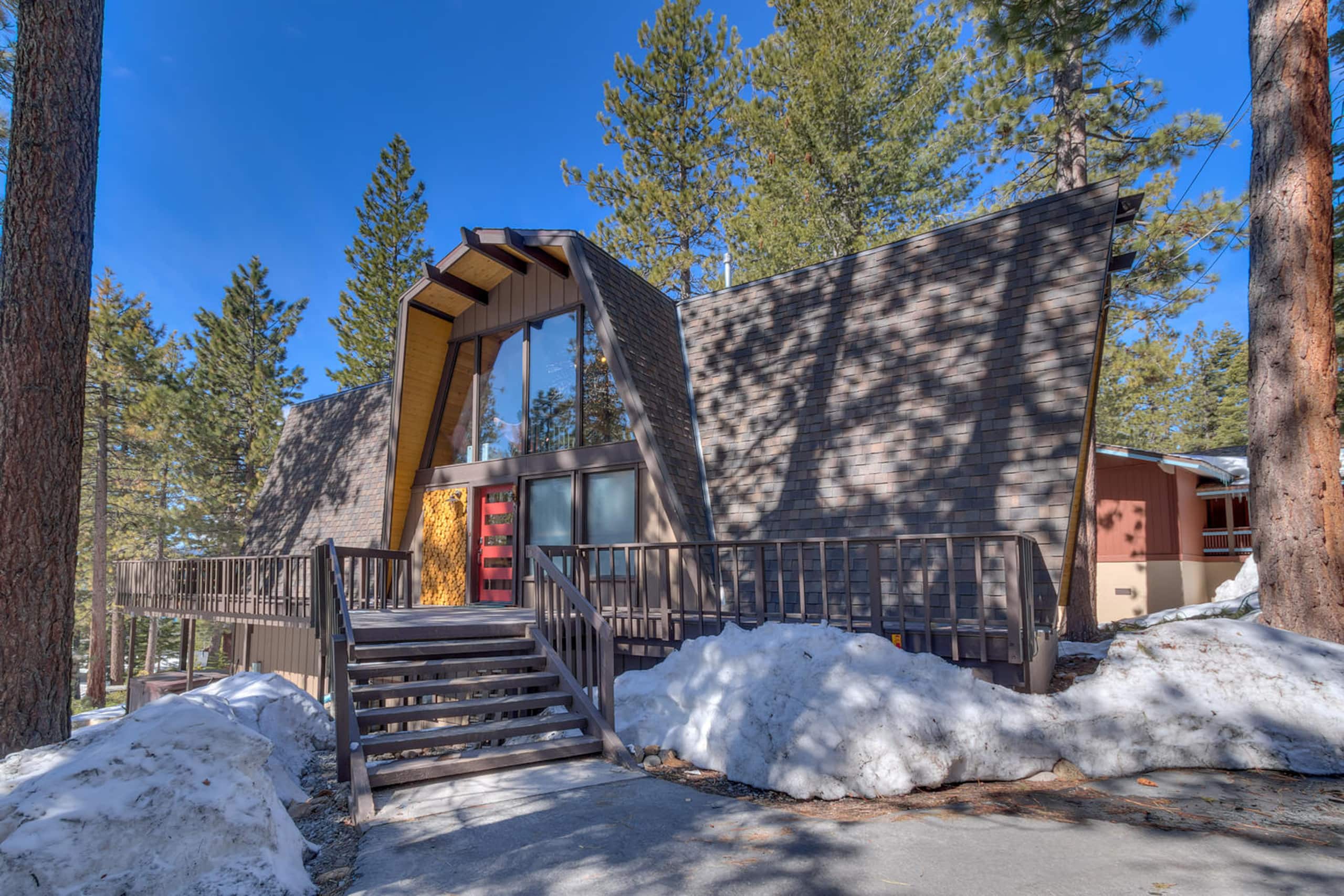Luxury Lakeview Home with Hot Tub Near Ski & Beach - Photo 6
