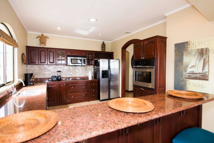 Villa Lorenzo • 3BR Hill-Top Oceanview Villa