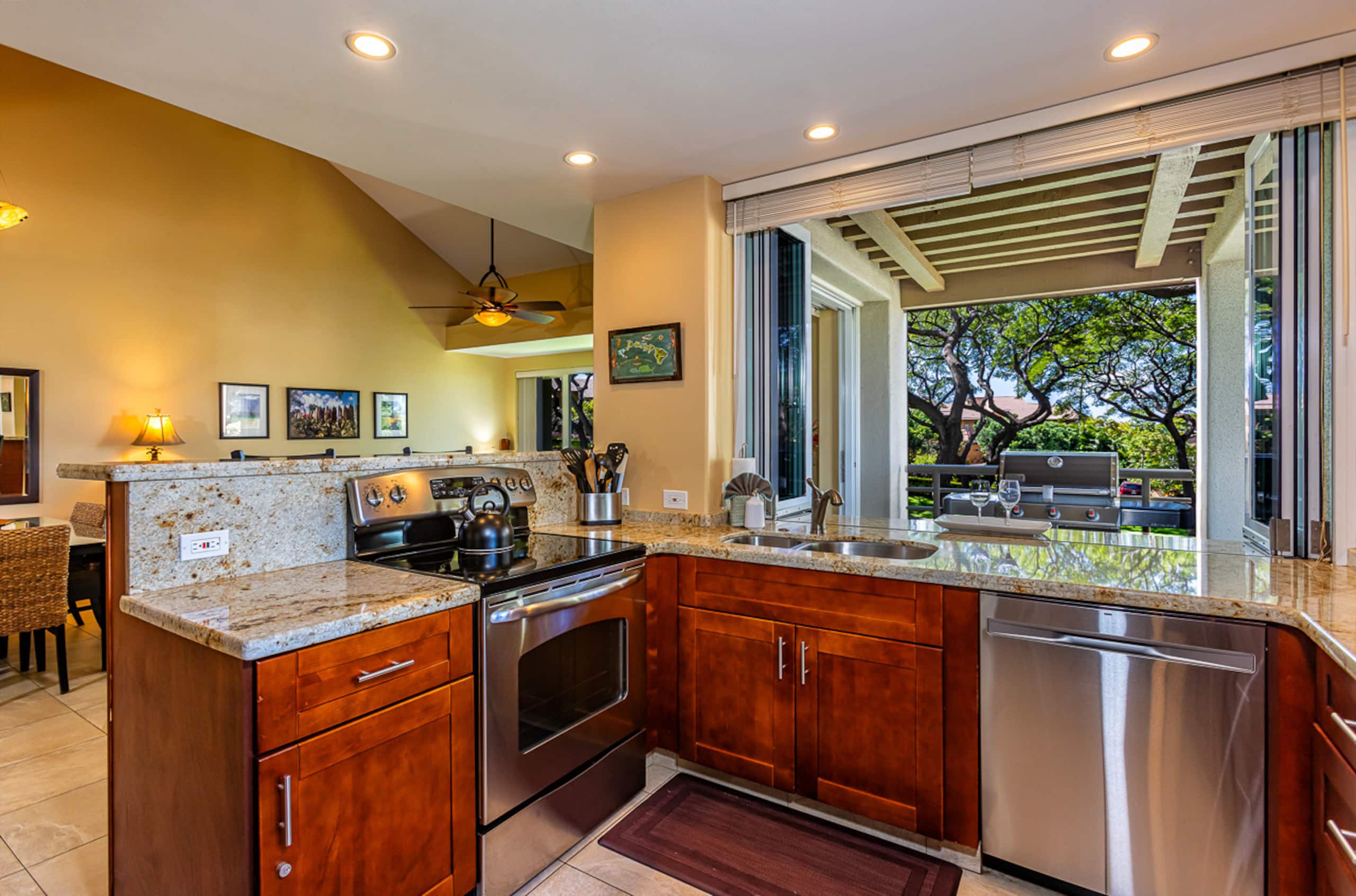 Condo in Kihei · ★4.79 · 2 bedrooms · 2 beds · 2 shared baths - Image 10