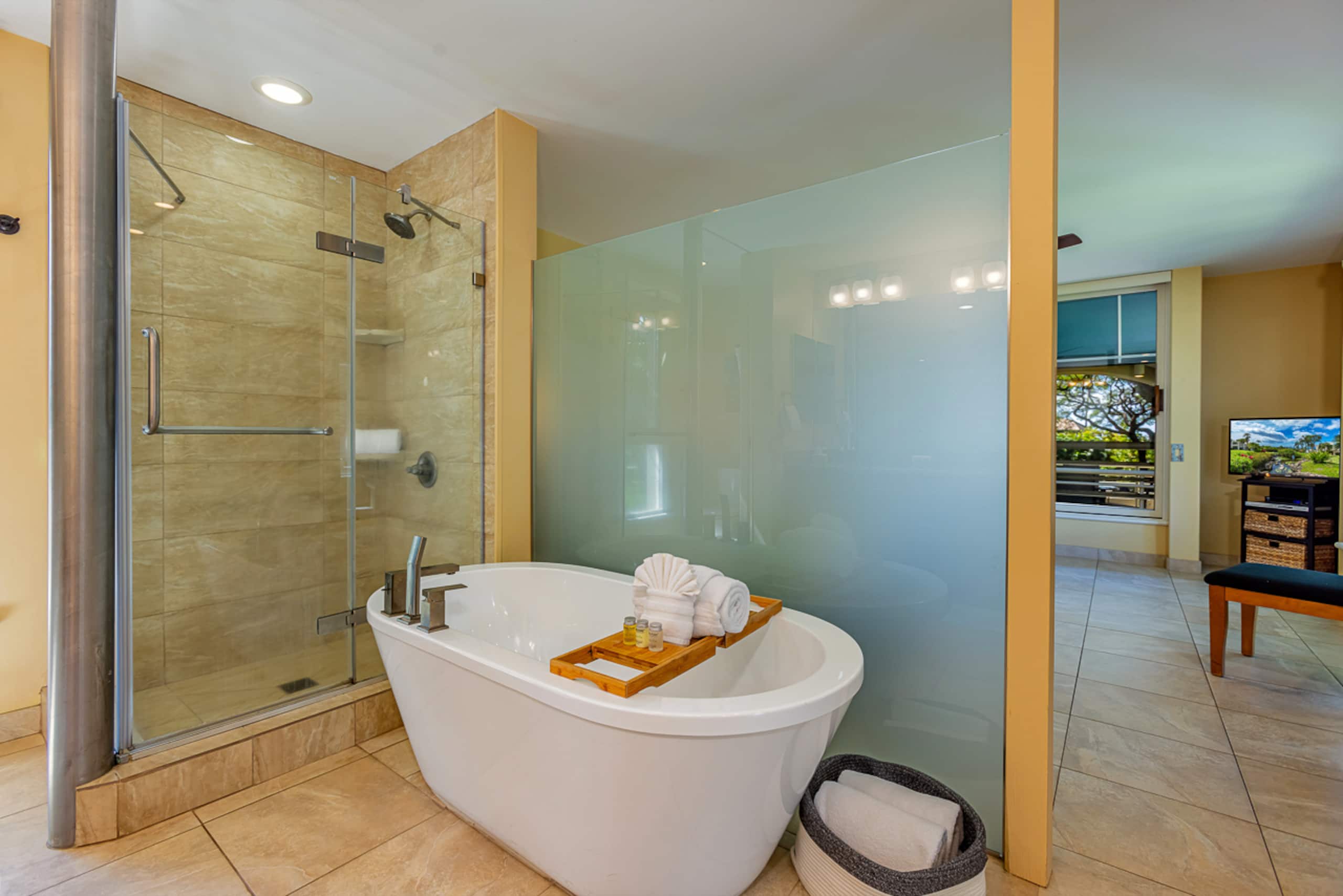 Condo in Kihei · ★4.79 · 2 bedrooms · 2 beds · 2 shared baths - Image 18