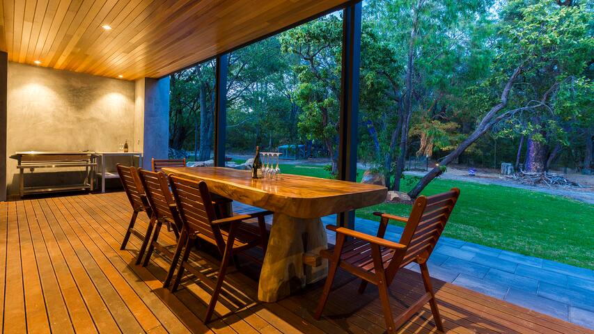 Maybrook—Minutes from Meelup Beaches & Dining gallery image 4