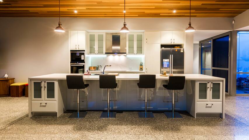 Maybrook—Minutes from Meelup Beaches & Dining gallery image 3