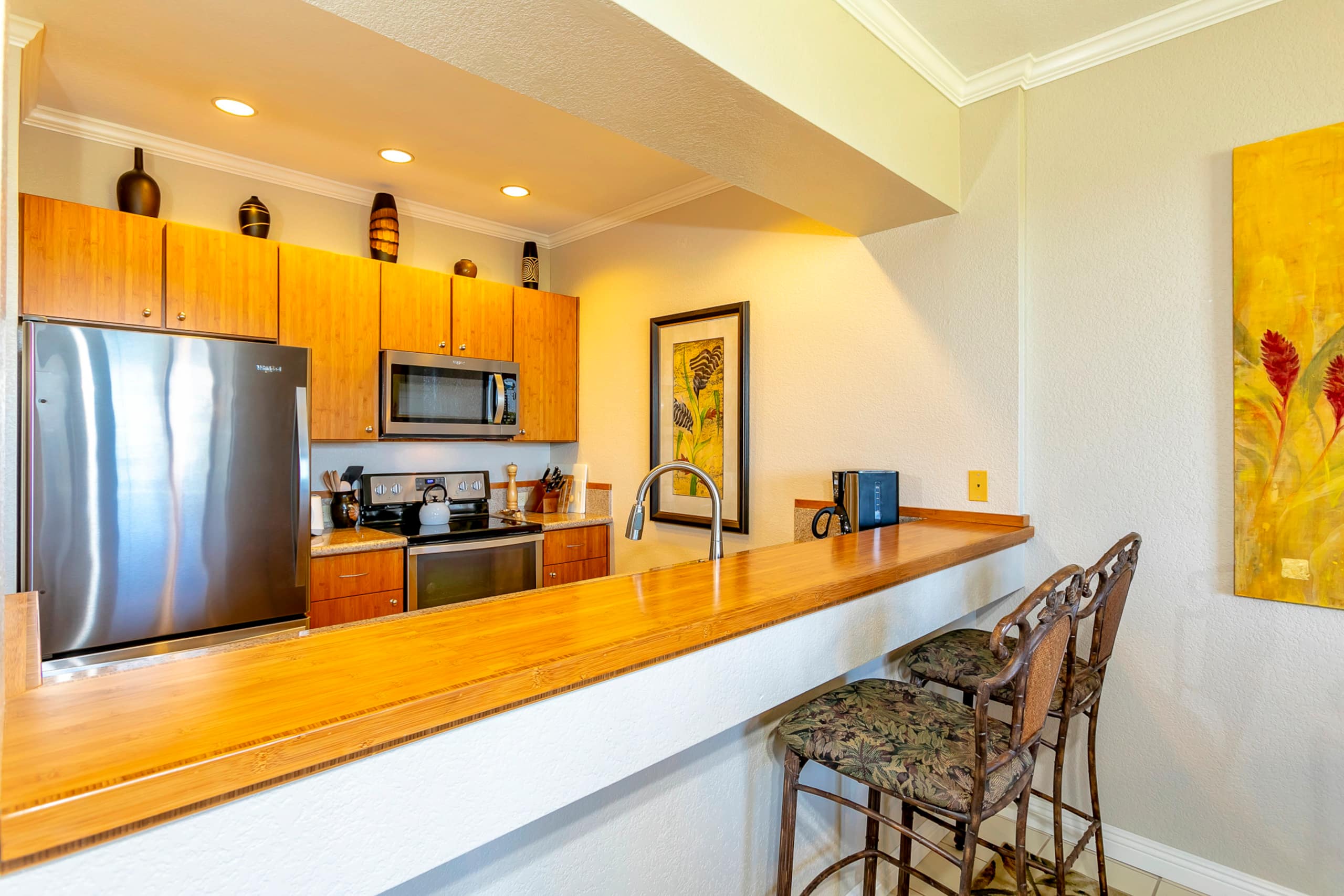 Condo in Kihei · ★4.92 · 1 bedroom · 2 beds · 2 baths - Image 6