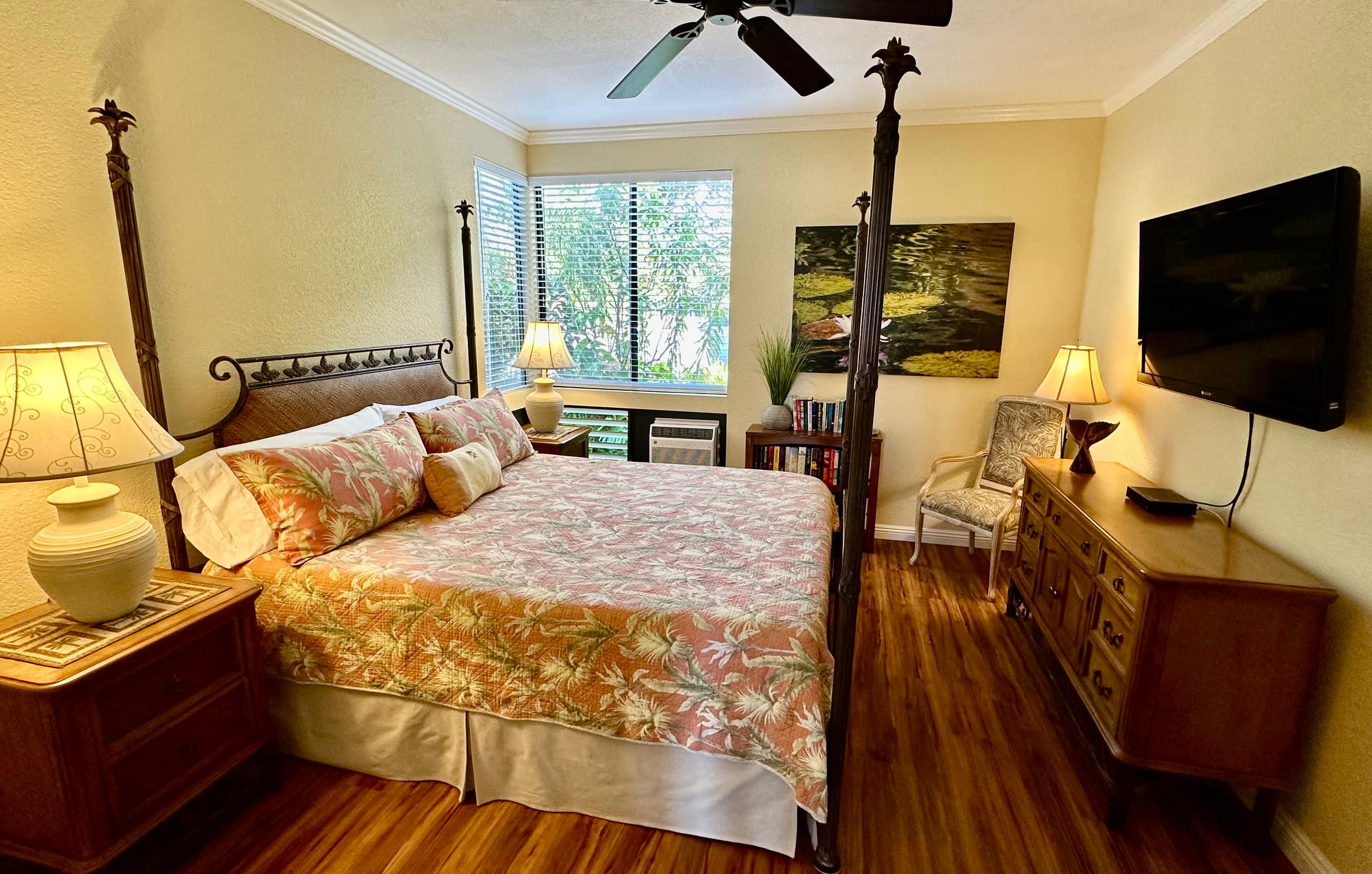Condo in Kihei · ★4.92 · 1 bedroom · 2 beds · 2 baths - Image 11