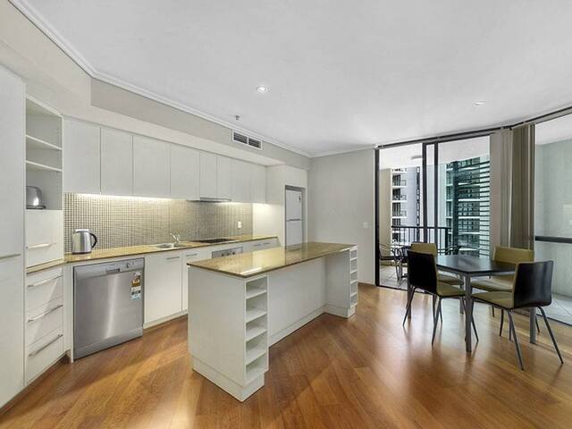 2 Bed 2 Bath Apartment in CBD gallery image 3