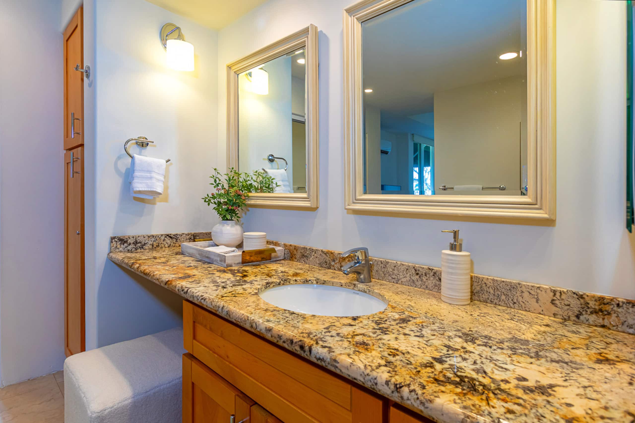 Condo in Kihei · ★4.95 · 2 bedrooms · 4 beds · 2 baths - Image 22