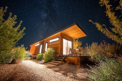 Luxury Tiny‑Home Retreat near Grand Staircase