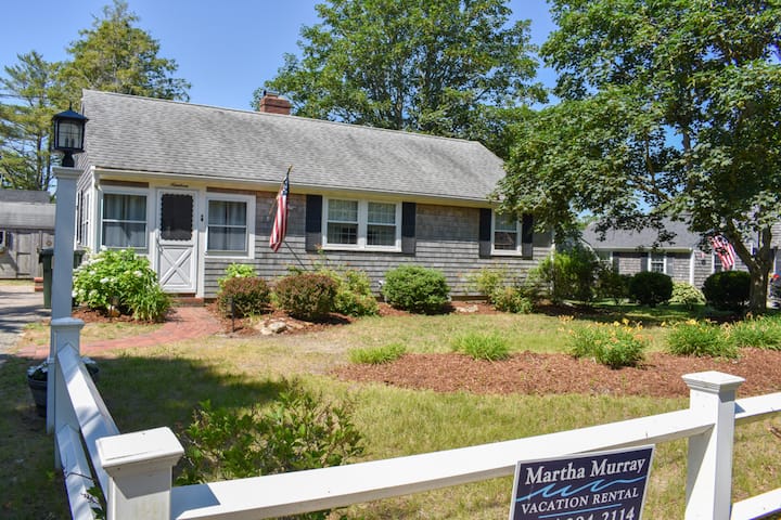Charming West Dennis Getaway  Close To Beaches! - Capo Cod, MA