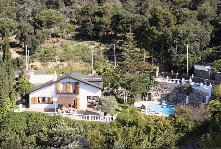 Casas Catalunya: Villa Cebria El Maresme Für 9 Personen, Nur 6 Km Vom Strand Entfernt! - Calella