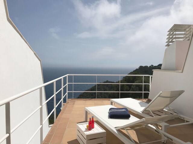 Holiday rental semidetached with swimming pool in gallery image 4