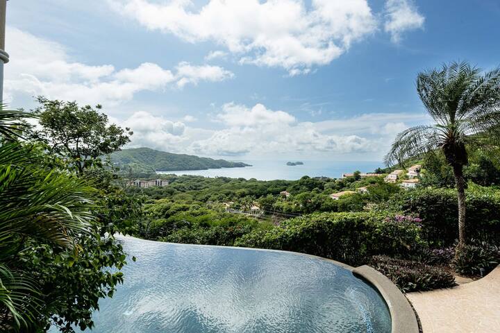 Dos Vistas • 5BR View Villa Hermosa • 10 Guests