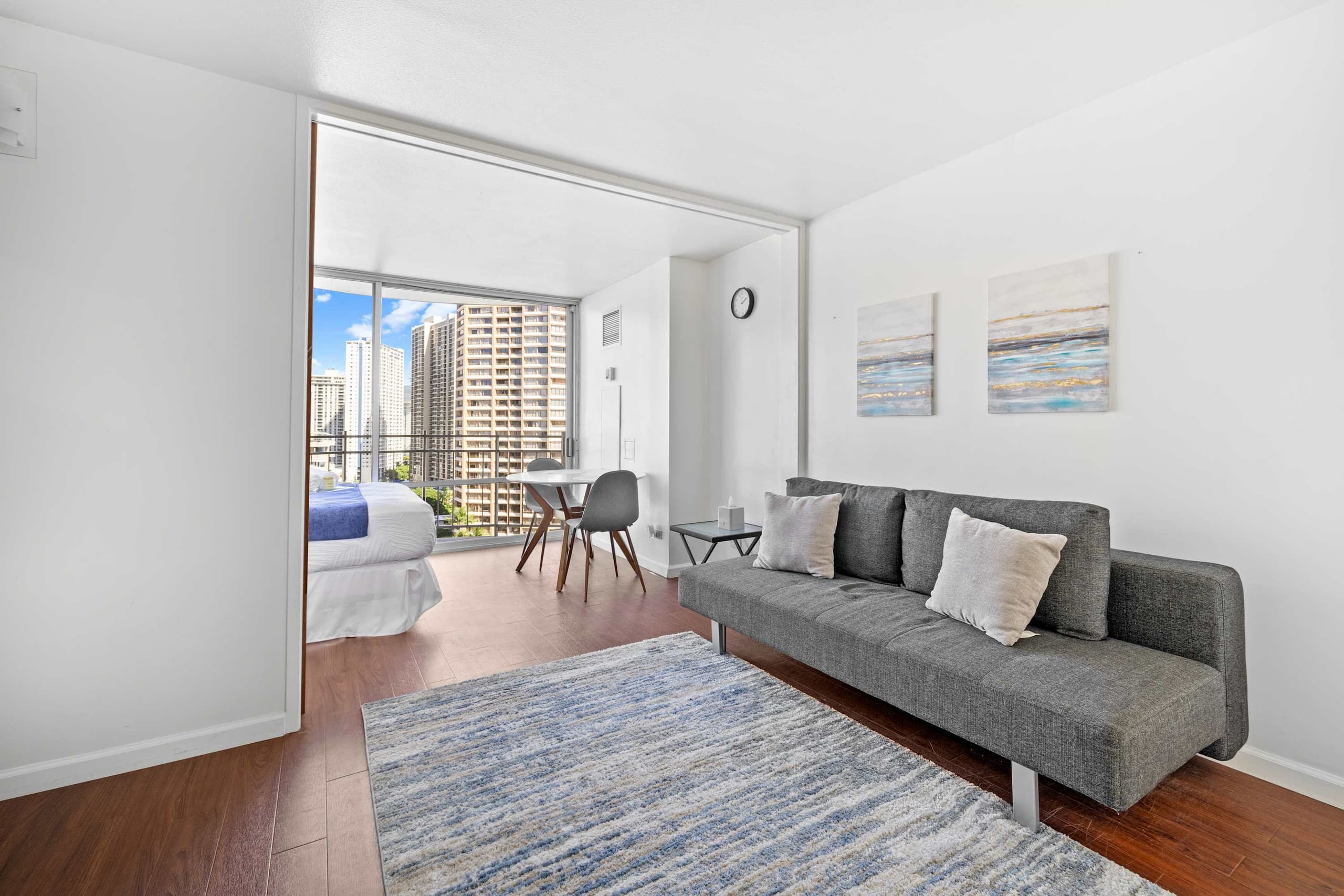 Waikiki City View Studio – Prime Spot Near Beach! - Image 12