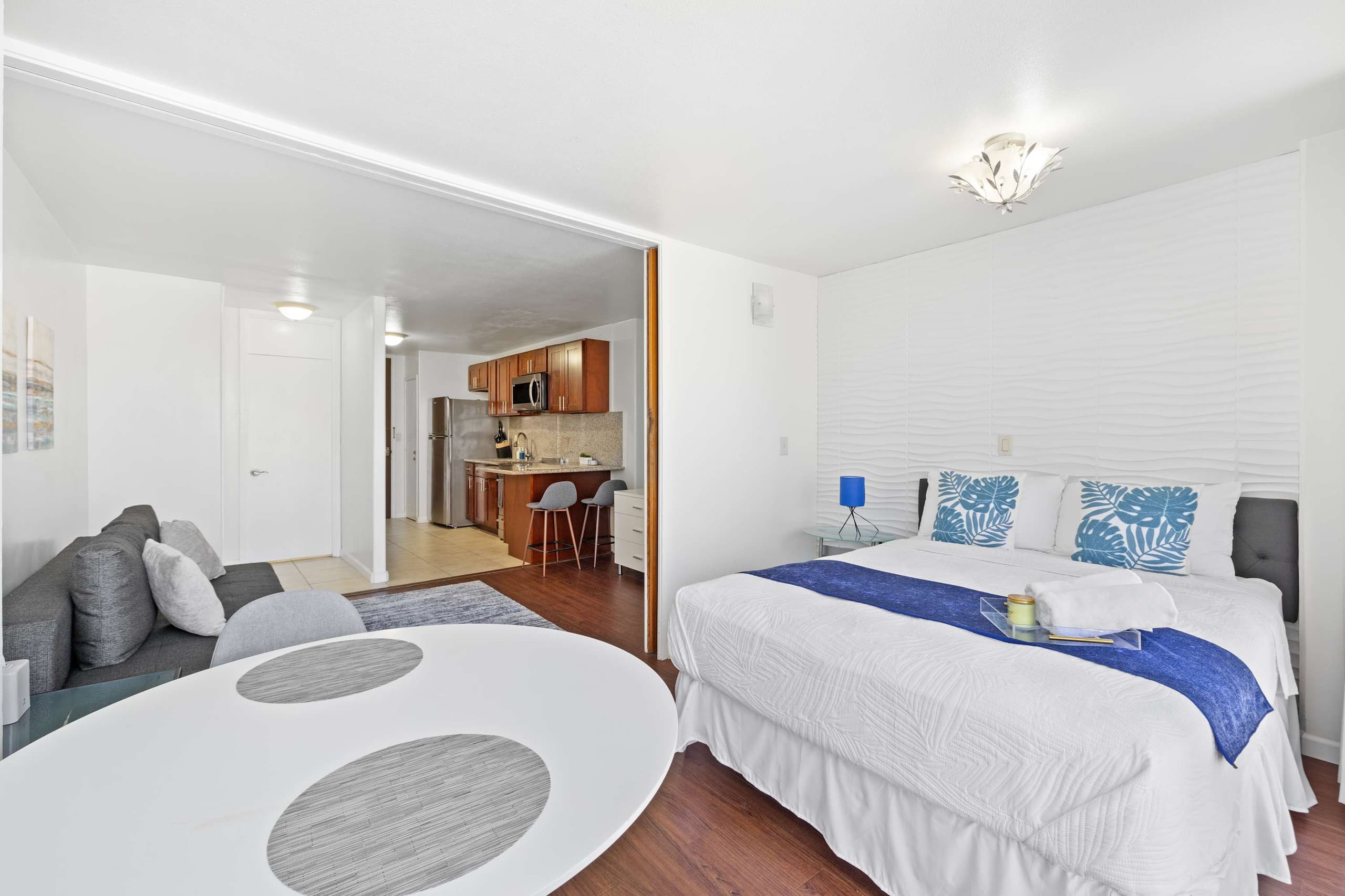 Waikiki City View Studio – Prime Spot Near Beach! - Image 6