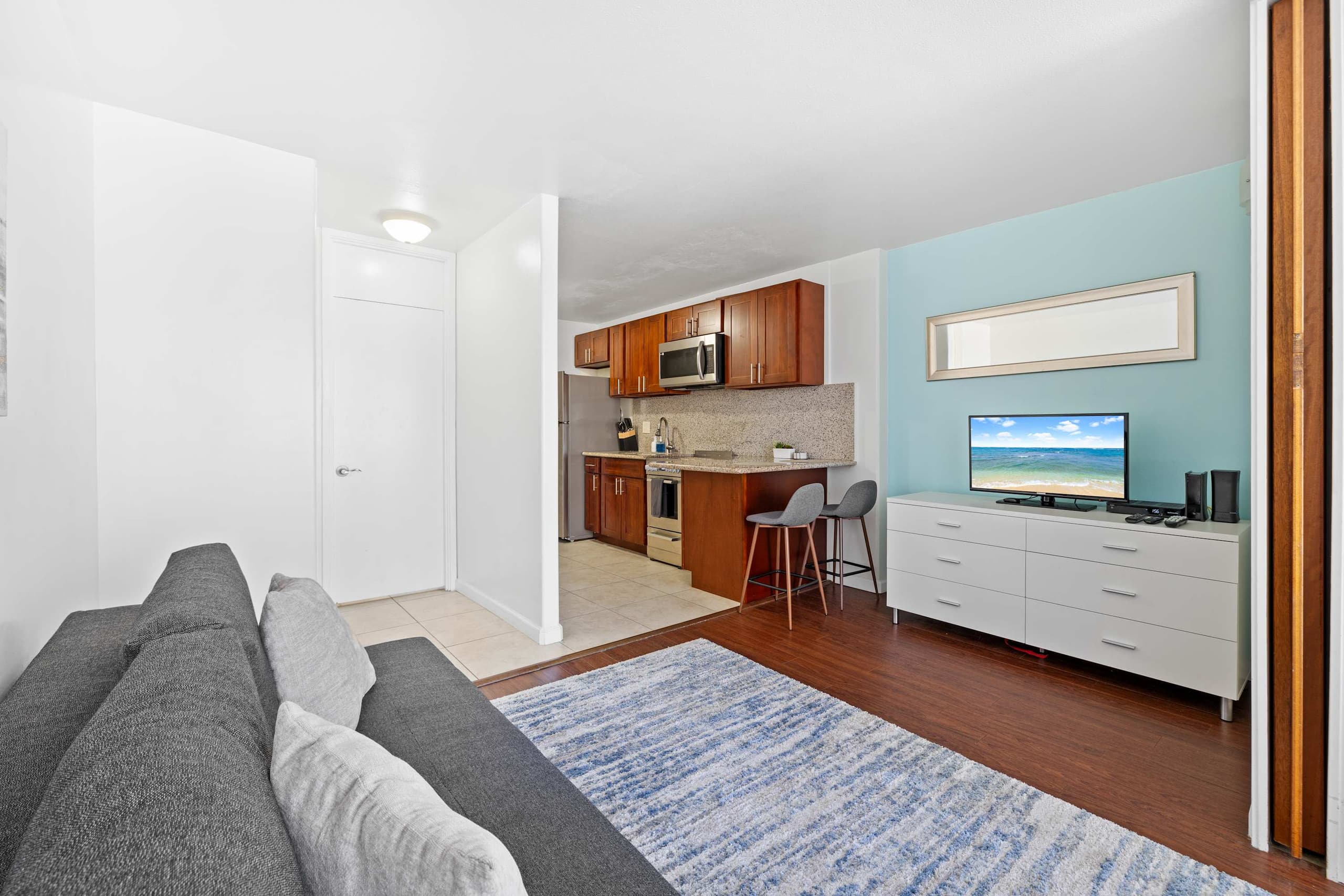 Waikiki City View Studio – Prime Spot Near Beach! - Image 11