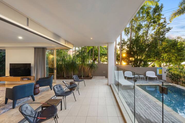Luxurious Apartment on Noosa River gallery image 2