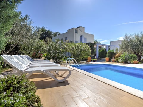 Popular Airbnb listing: File by Interhome in Zambratija