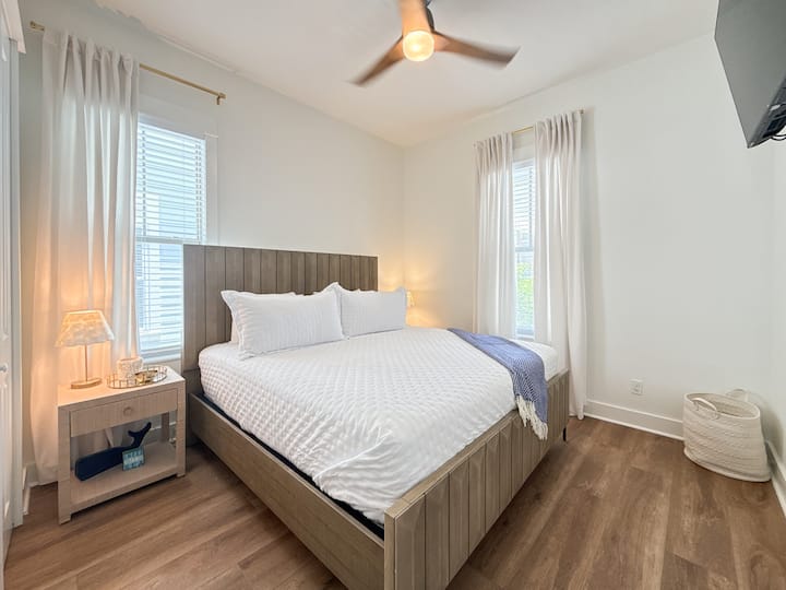 Habitación con lujosa cama tamaño king