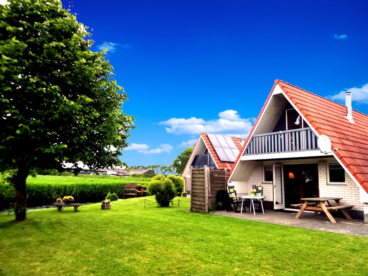 Popular Airbnb listing: 6 pers holiday home Leonie with a large garden clo in Anjum Noordoost