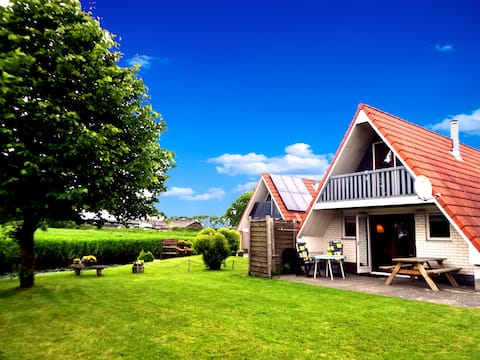 Popular Airbnb listing: 6 pers holiday home Leonie with a large garden clo in Anjum Noordoost