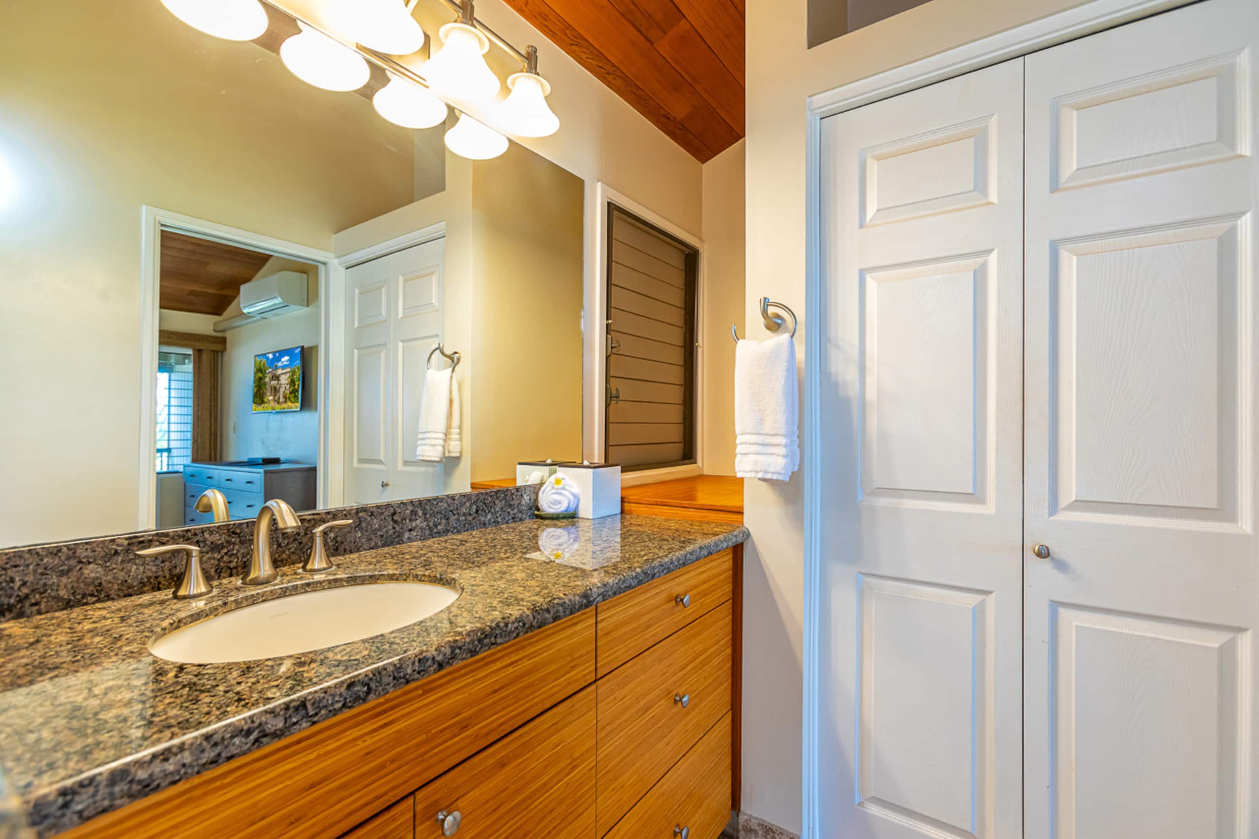 Condo in Kihei · ★4.96 · 1 bedroom · 1 bed · 2 baths - Image 36