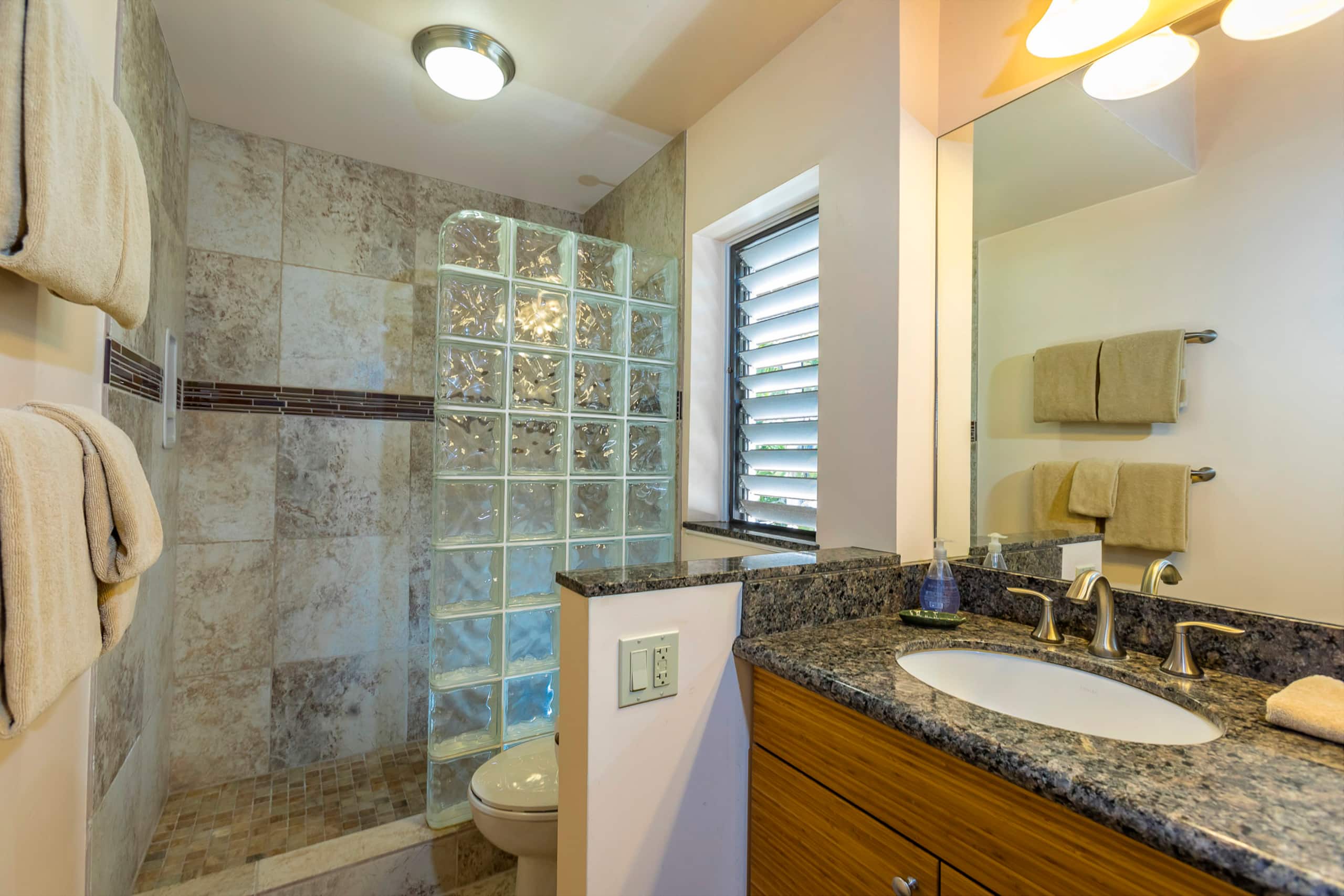 Condo in Kihei · ★4.96 · 1 bedroom · 1 bed · 2 baths - Image 33