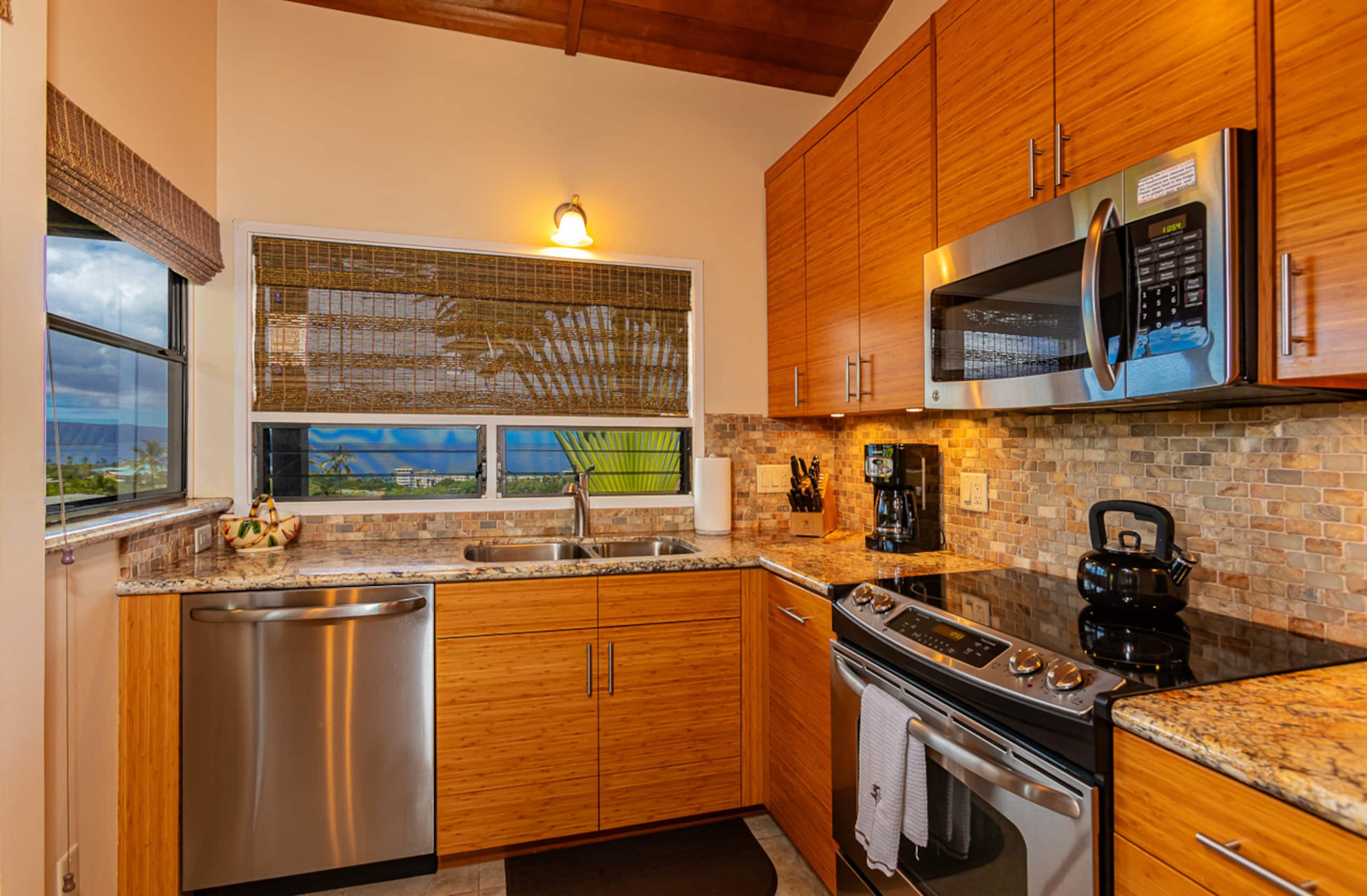 Condo in Kihei · ★4.96 · 1 bedroom · 1 bed · 2 baths - Image 20