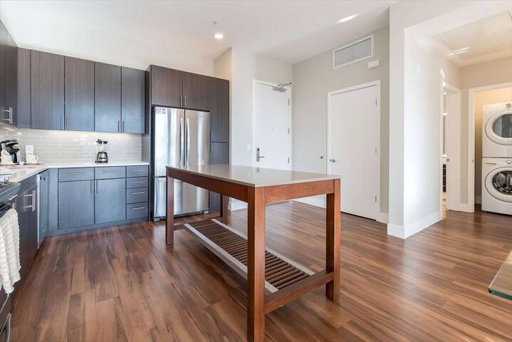 Clean & Private 2BR |Kitchen/Laundry|Mountain View gallery image 5