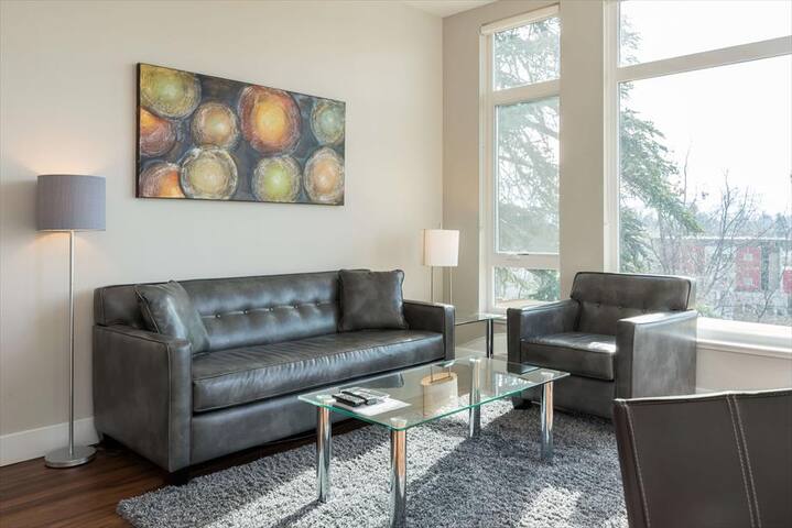 Clean & Private 2BR |Kitchen/Laundry|Mountain View gallery image 3