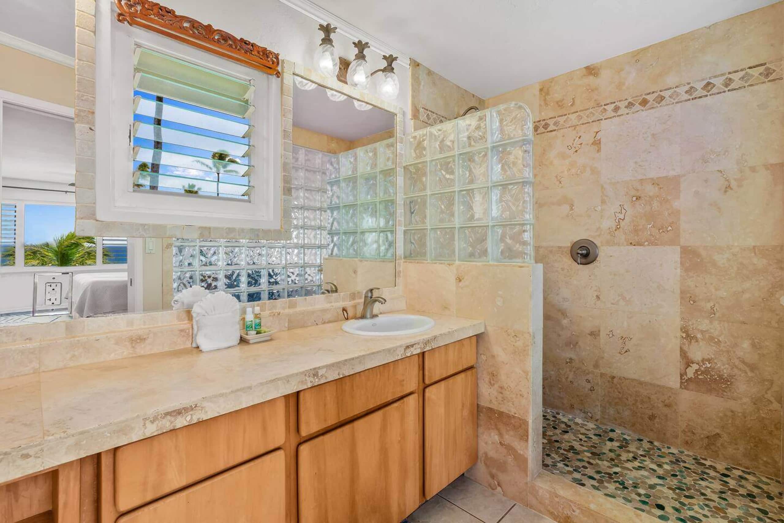 Condo in Princeville · ★4.98 · 2 bedrooms · 2 beds · 2 baths - Image 23