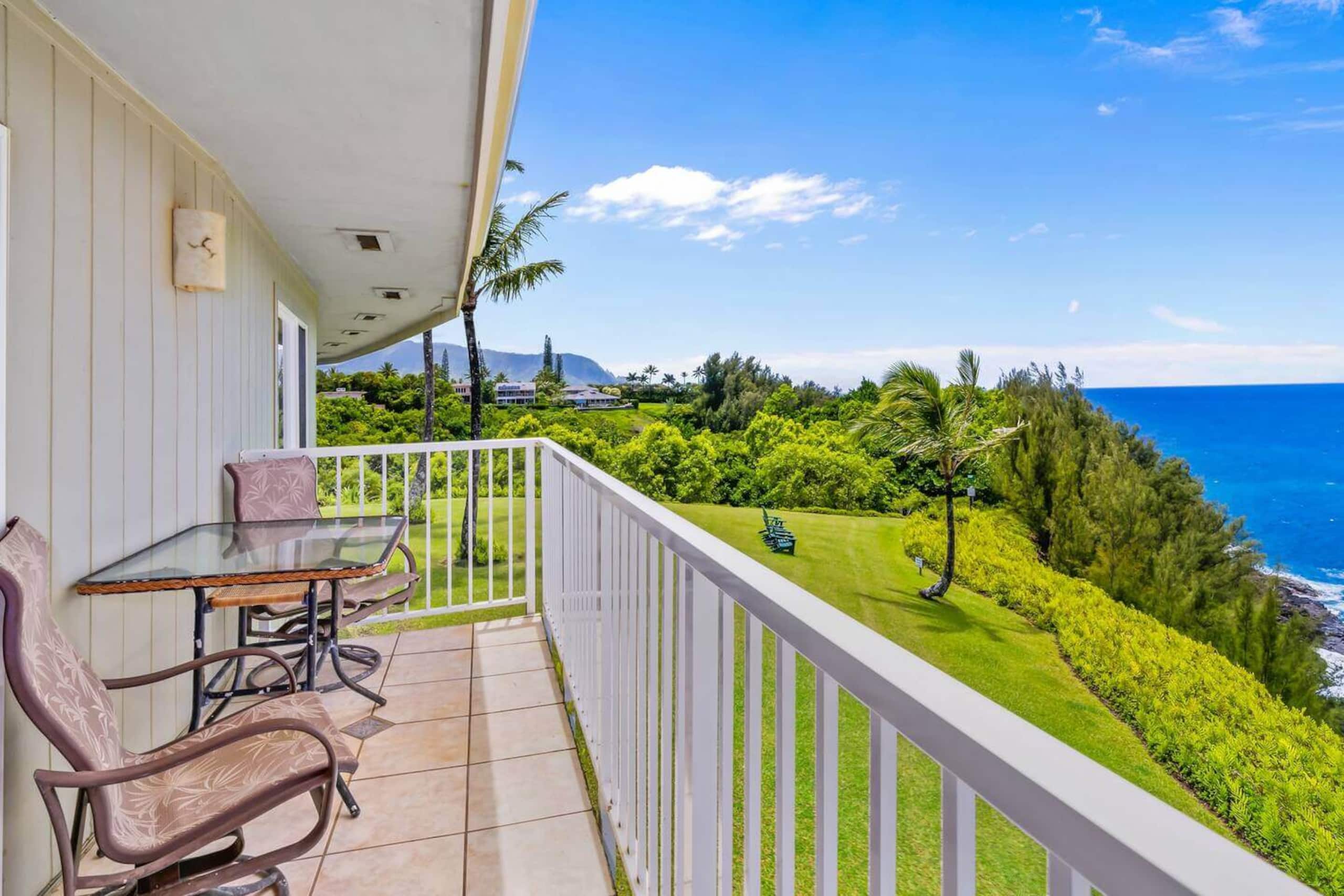 Condo in Princeville · ★4.98 · 2 bedrooms · 2 beds · 2 baths - Image 10