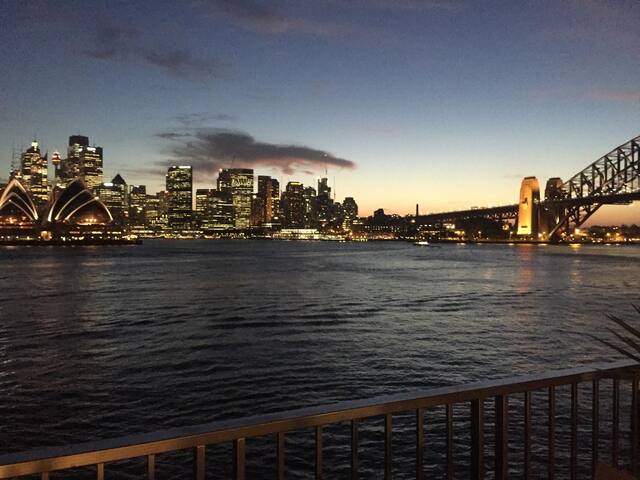 Luxe Opera and Harbour Bridge Views – Best in Syd gallery image 3