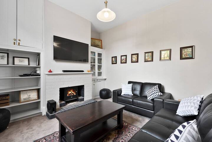 Hampden Manor—A Refined Battery Point Period Home gallery image 2