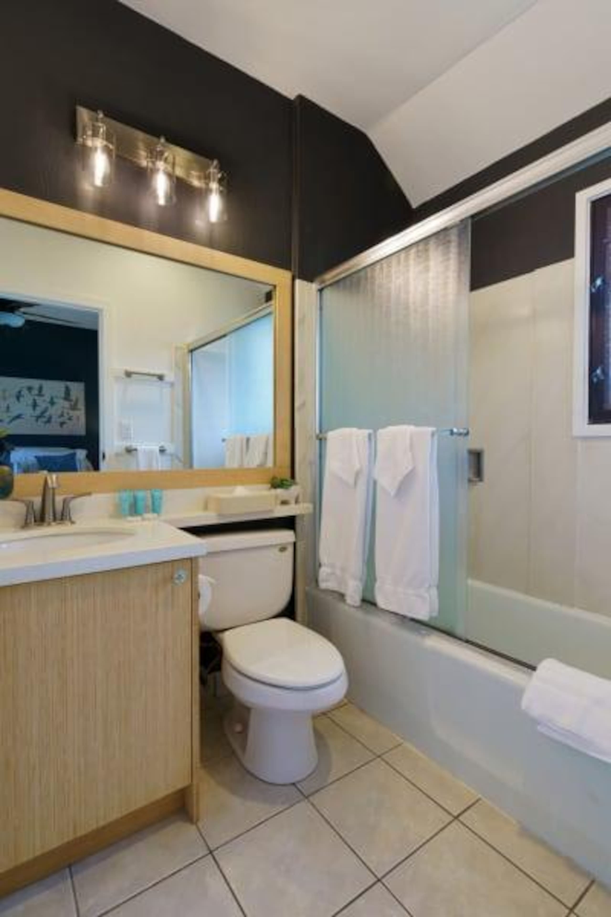 Pacific views, pool & lanai - sleeps 4 - Photo 17