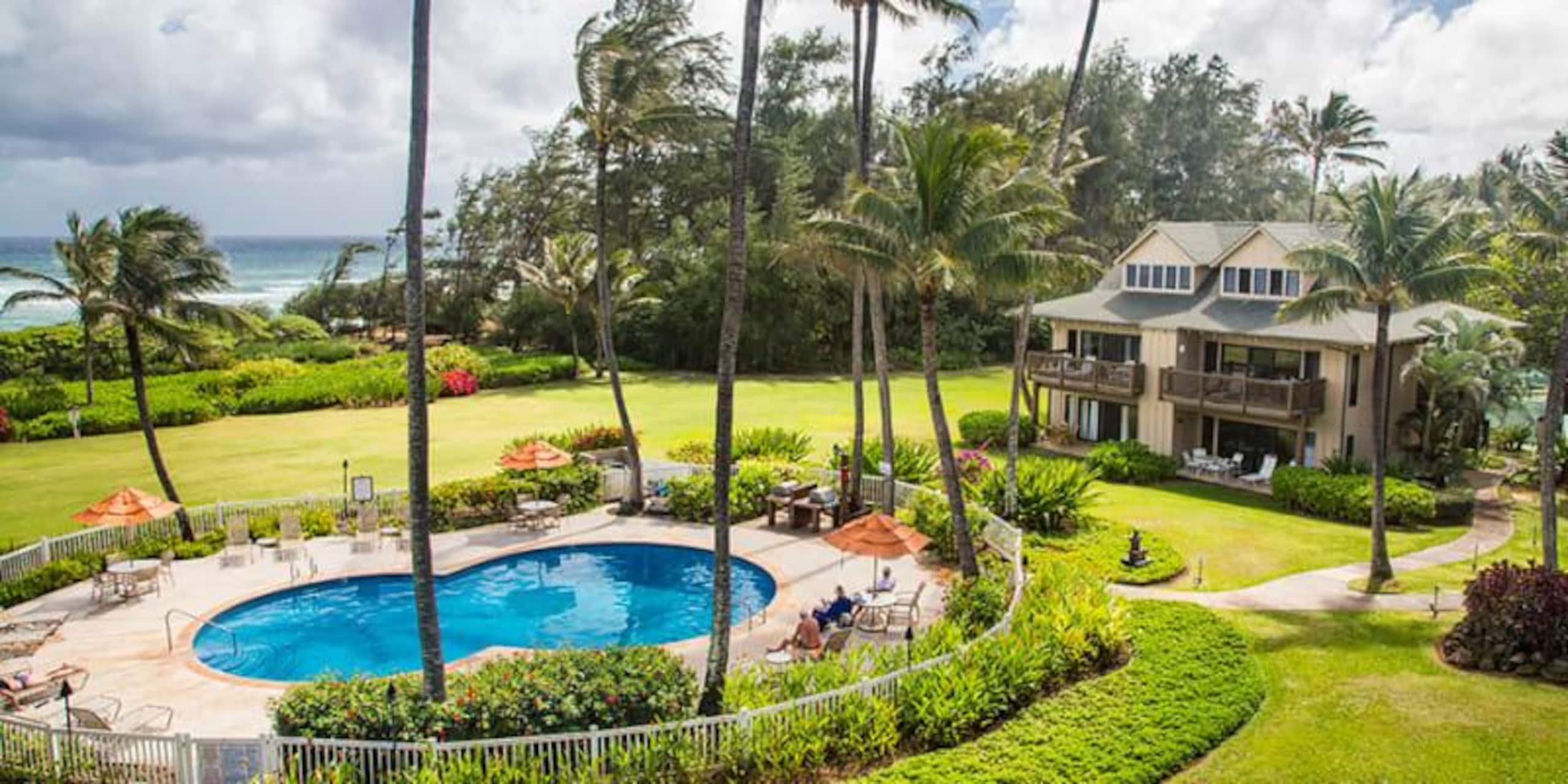 Waterfront condo w/ pool near Lydgate Beach - Photo 10