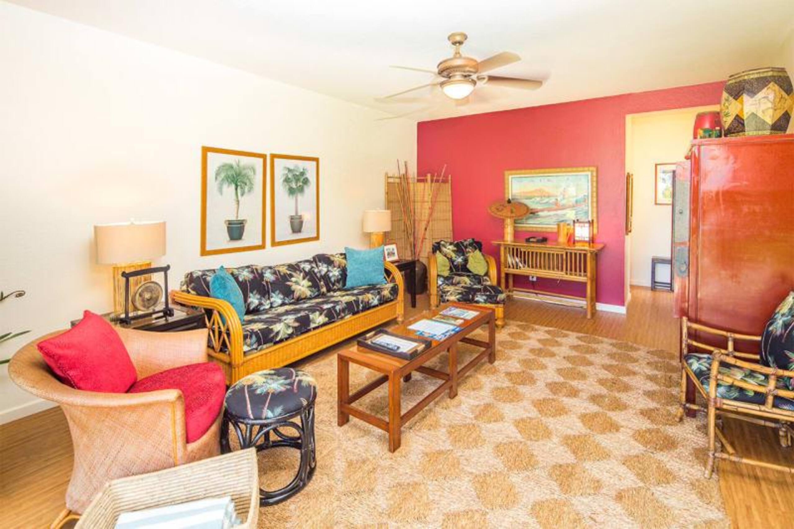 Waterfront condo w/ pool near Lydgate Beach - Photo 3