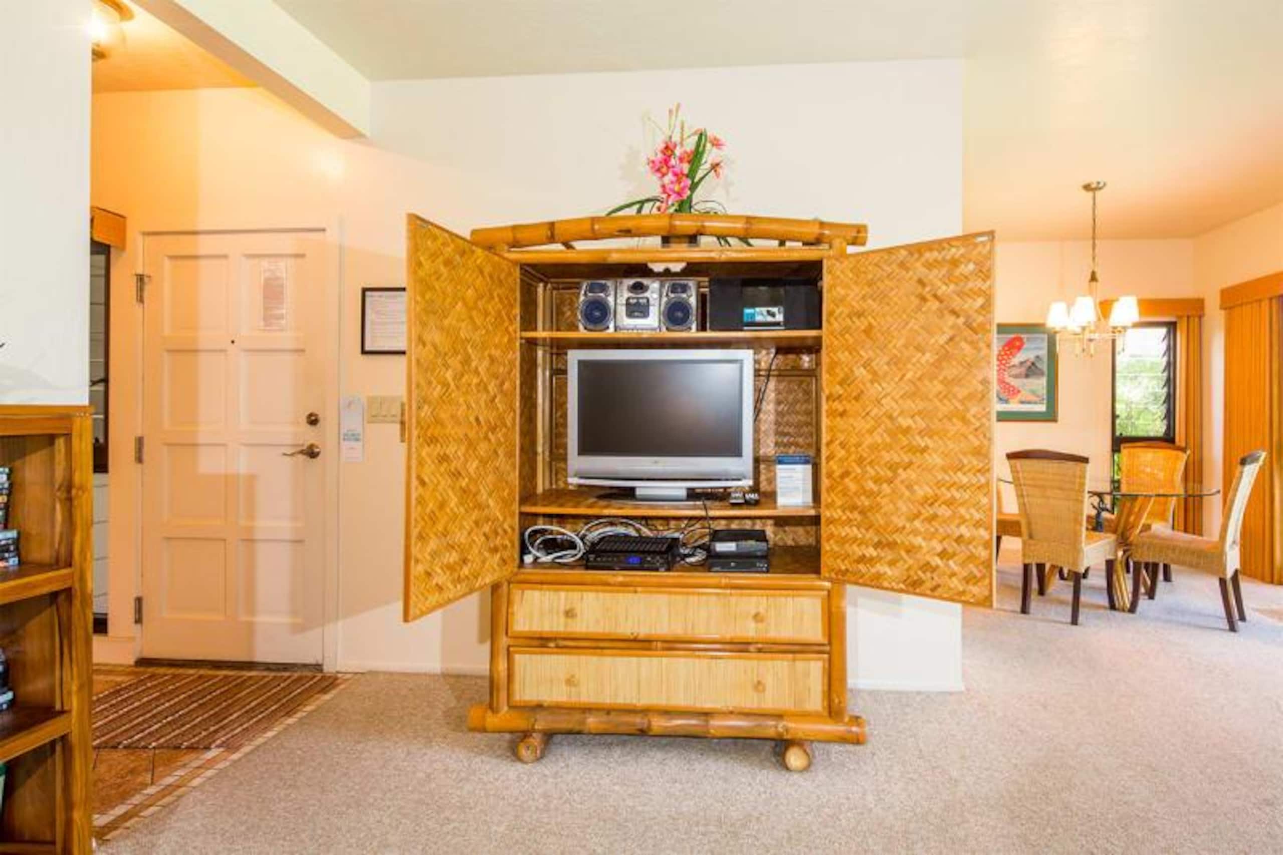 Oceanfront retreat w/ pool - near Lydgate Beach - Photo 4
