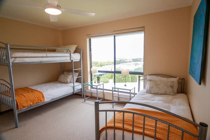 Възможност за наемане или използване на спално бельо и кърпи, което позволява на гостите да персонализират престоя си според предпочитанията или бюджета си.