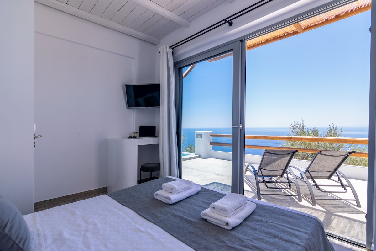 Cómodo dormitorio con increíbles vistas al mar, piscina privada, cerca de taberna, Plakias, Creta.