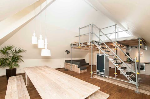 Top performing Airbnb: High - higher - 7up! in Altstadt