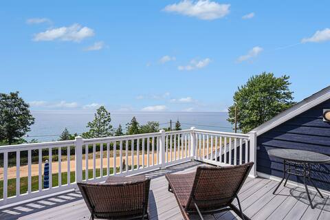 Gorgeous Lakeview Retreat | Dog-friendly | Beach