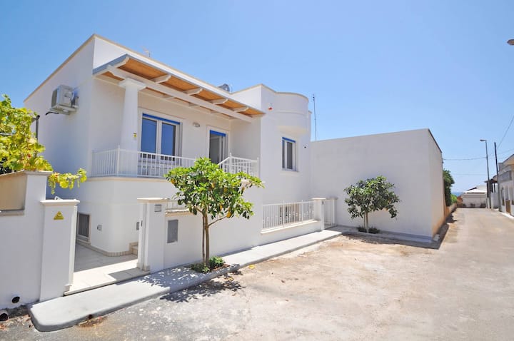 Villa Sacher 12 Couchages à 100 Mètres De La Mer - Torre San Giovanni